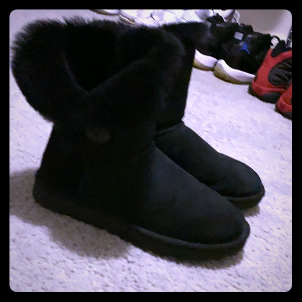 Ugg. Black furry ankle boots